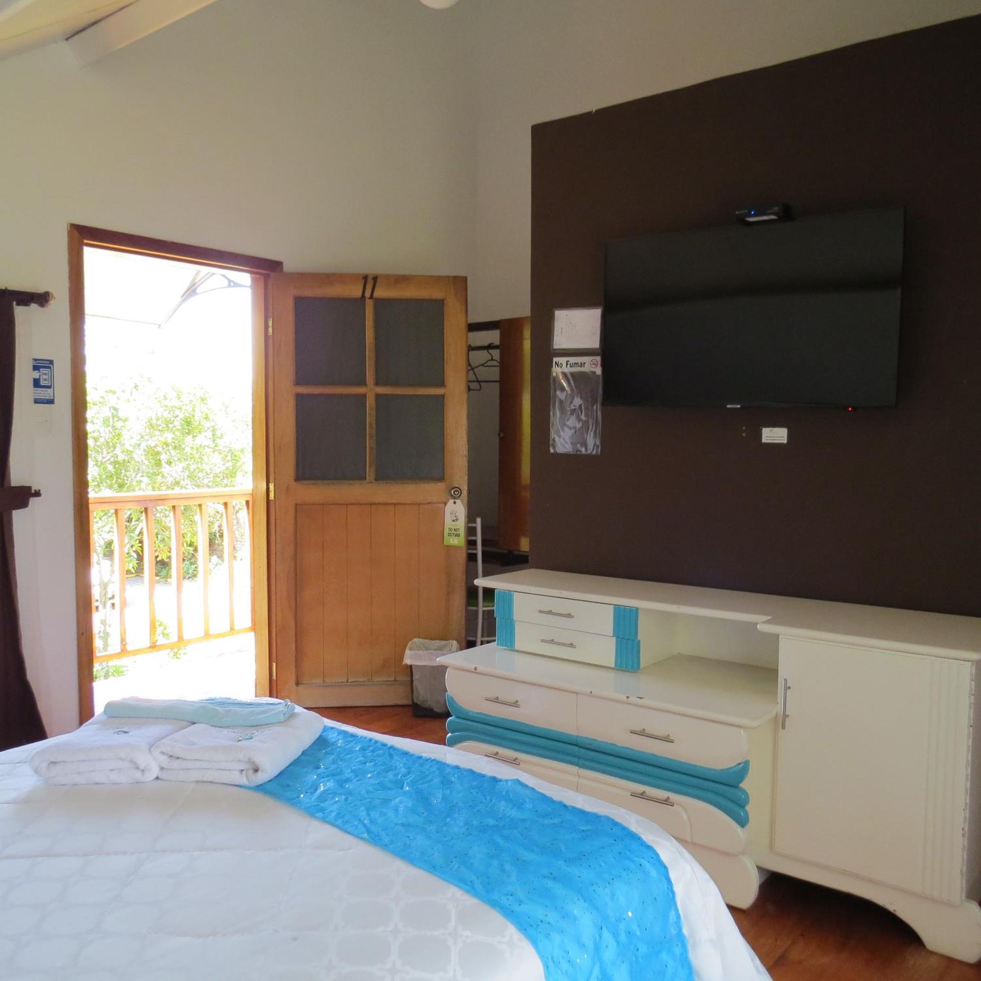 Hosteria Airport Garden Tababela Εξωτερικό φωτογραφία