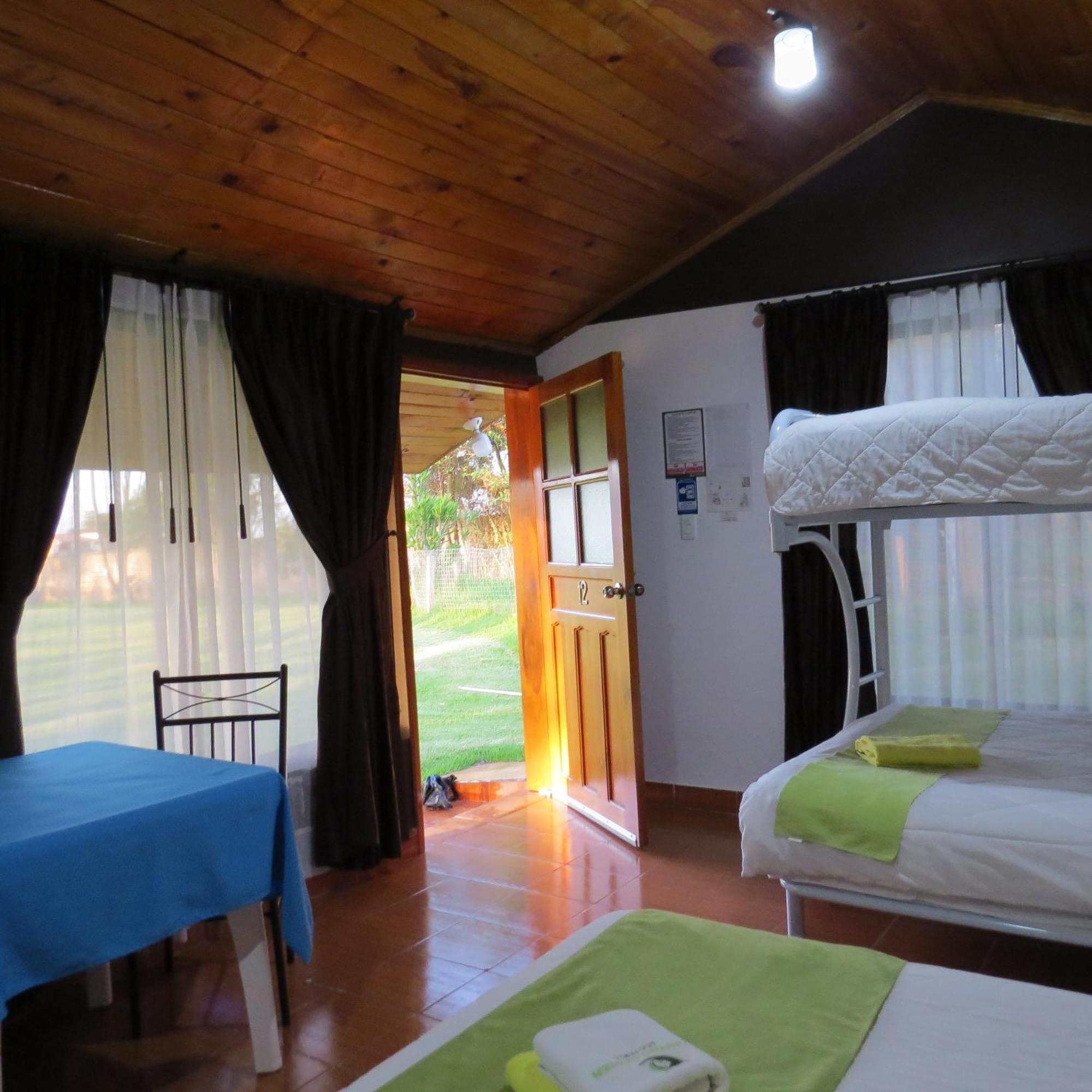 Hosteria Airport Garden Tababela Εξωτερικό φωτογραφία