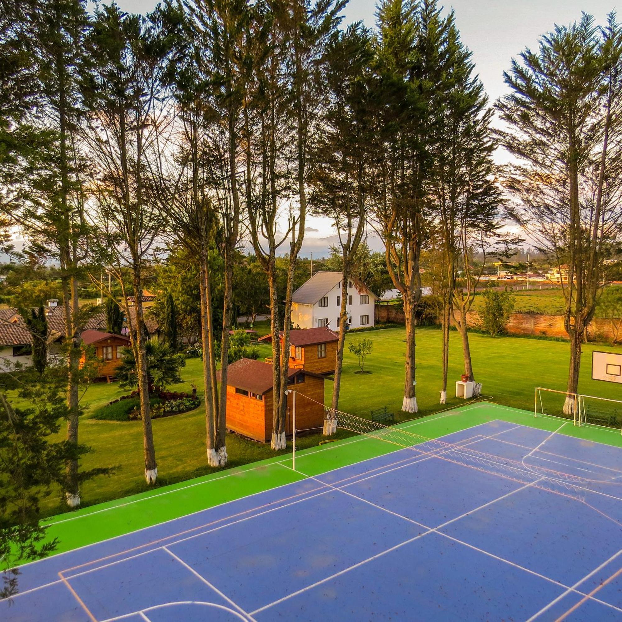 Hosteria Airport Garden Tababela Εξωτερικό φωτογραφία